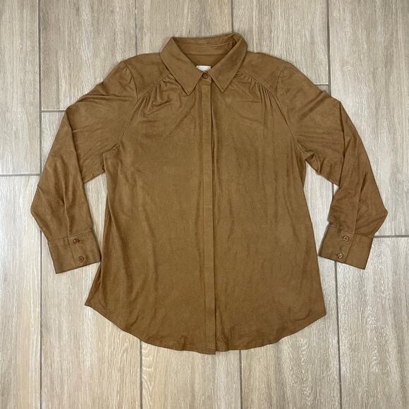 Chico’s 1 (M) Tan Faux Suede Button Down Shirt Blouse Stretch Soft Long Sleeve - Picture 1 of 7